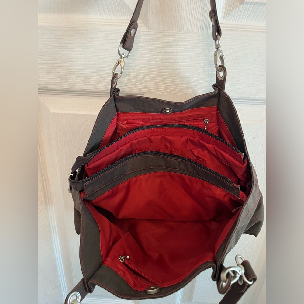 Baggallini chocolate brown purse - Picture 5 of 8